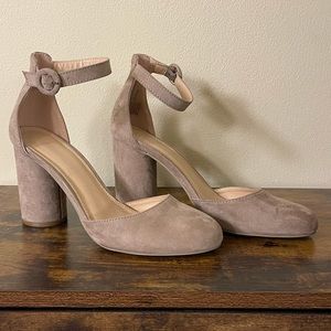Lauren Conrad heels, 8.5, suede tan